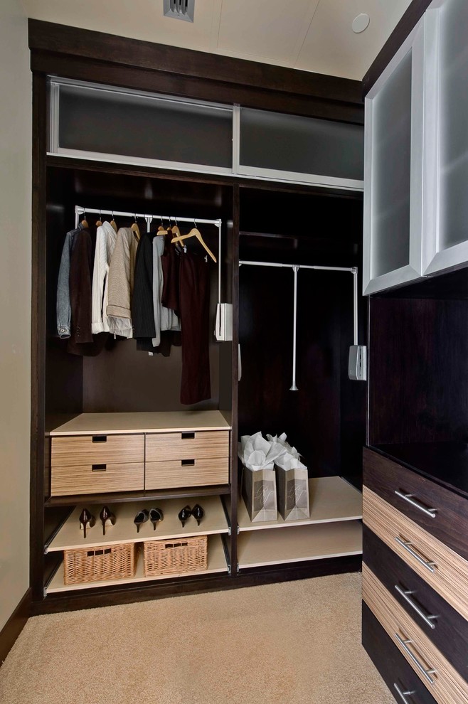 Design ideas for a modern storage and wardrobe in Denver.