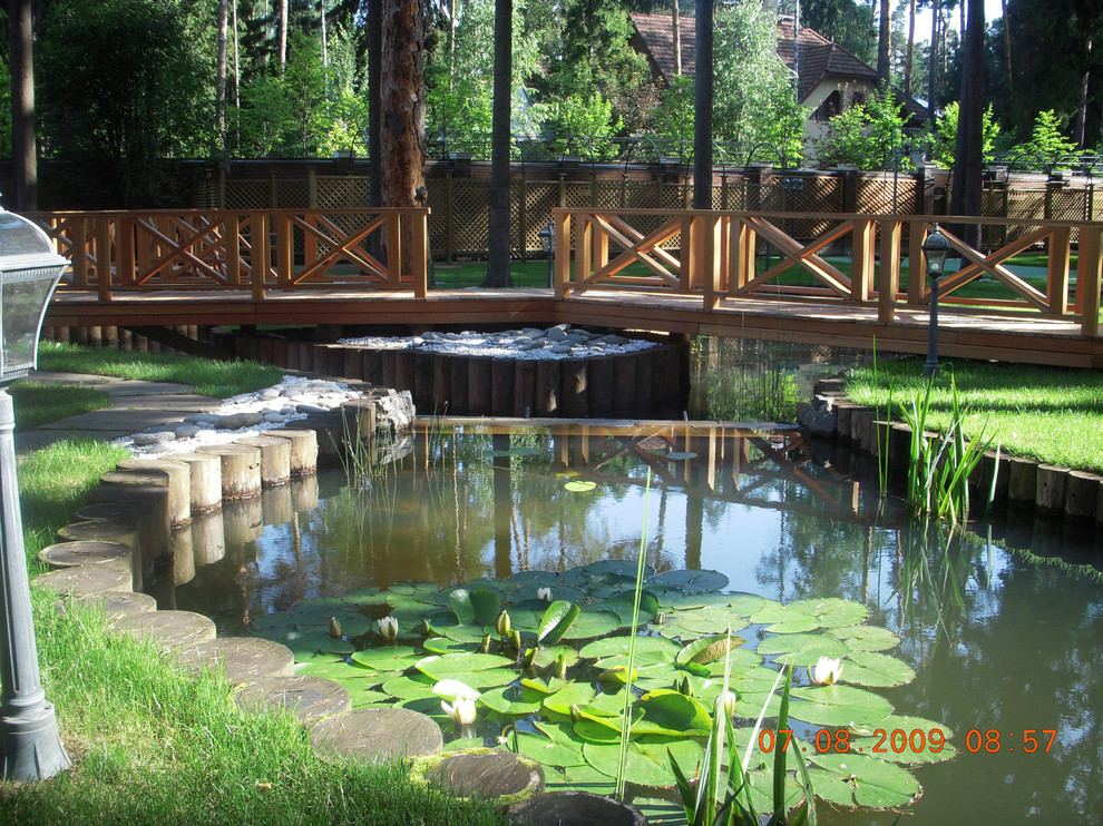 Сад с водоемом в Никологородском