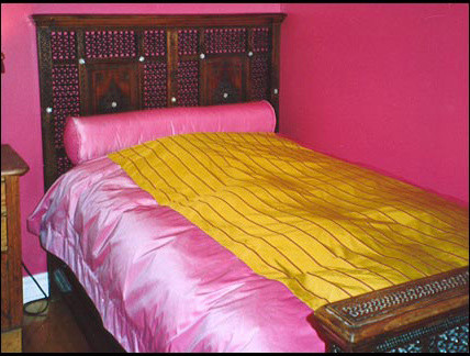 Asian bedroom in Montreal.