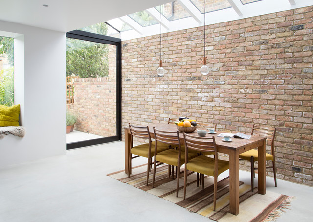 Brick feature wall Dining area skandinavisk-matplats
