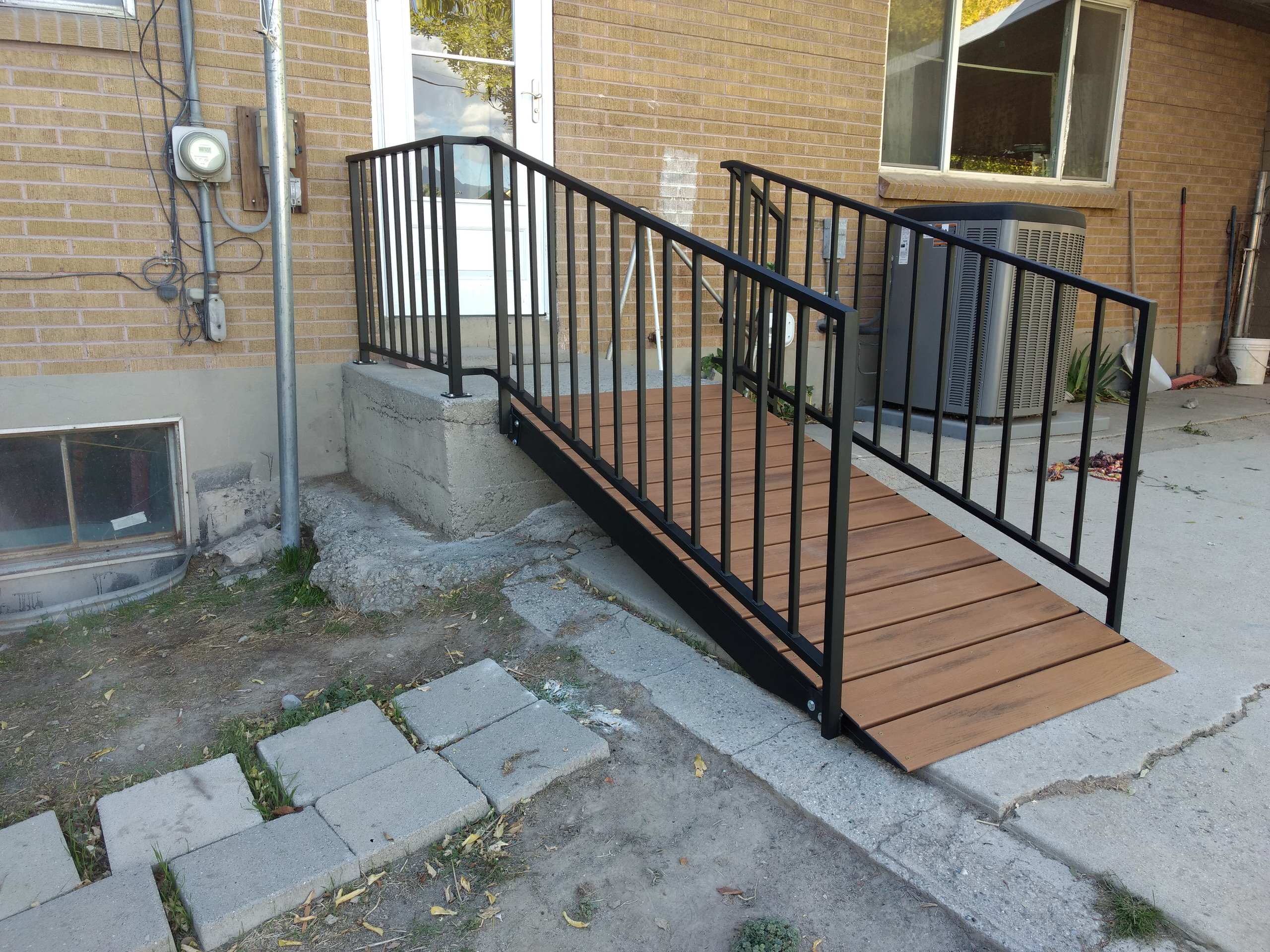 Ramp w/ railing