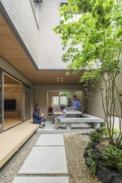 縁側で寛ぐ豊かな暮らし 日本家屋から現代の洋風建築まで縁側のある家をご紹介 Folk