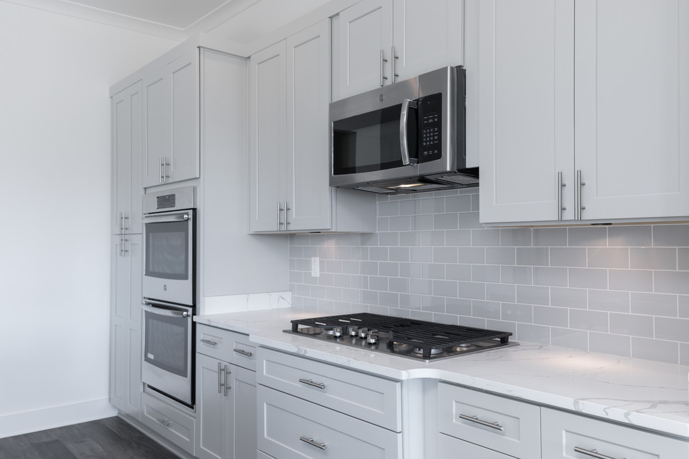 Kitchen - transitional kitchen idea