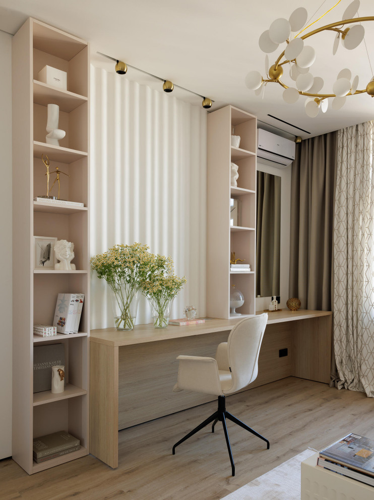 Дизайн современной квартир с бордовыми акцентами в ЖК "Притяжение" - 146 м2