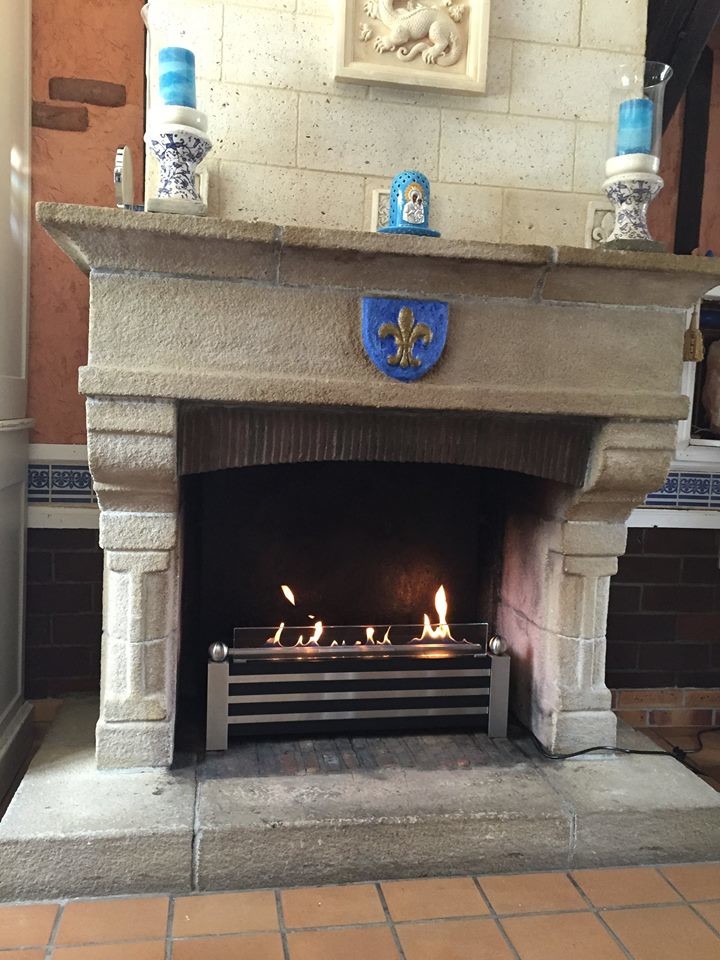 Традиционный, каменный портал с автоматическим биокамином!