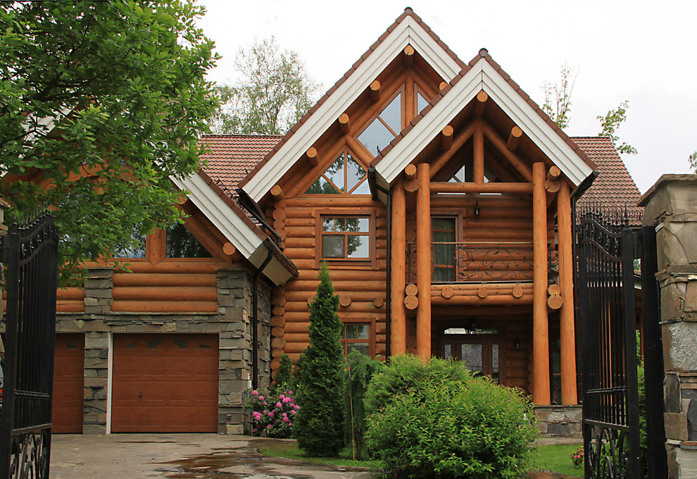 Загородный бревенчатый дом