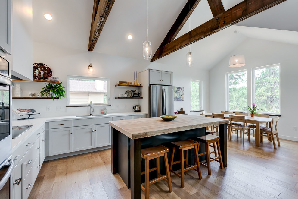 Transitional kitchen photo in Phoenix