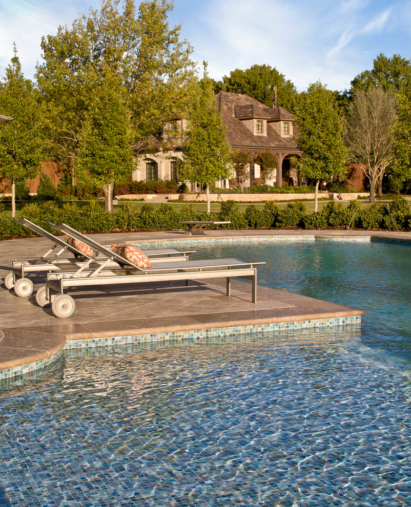 Inspiration for a large traditional l-shaped pool in Dallas.