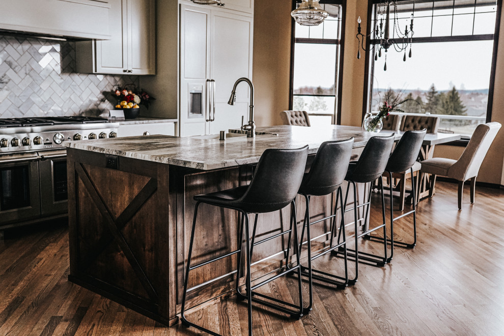 Transitional kitchen photo in Seattle