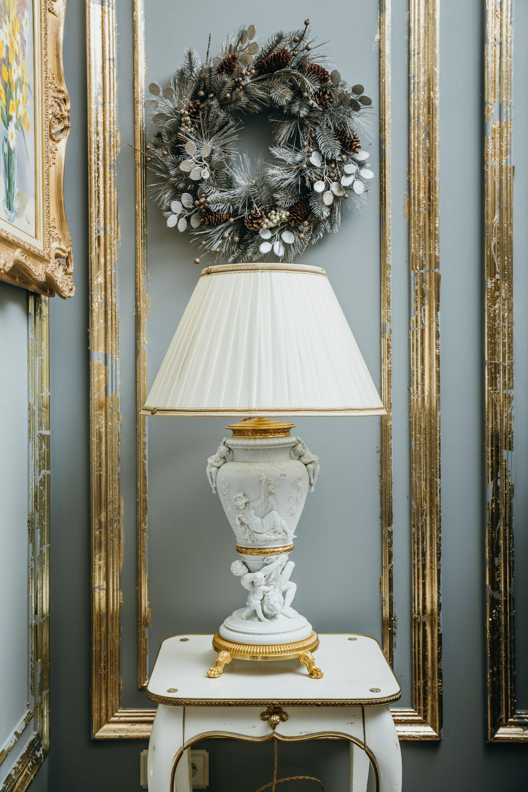 Салон предметов интерьера и антиквариата в Москве