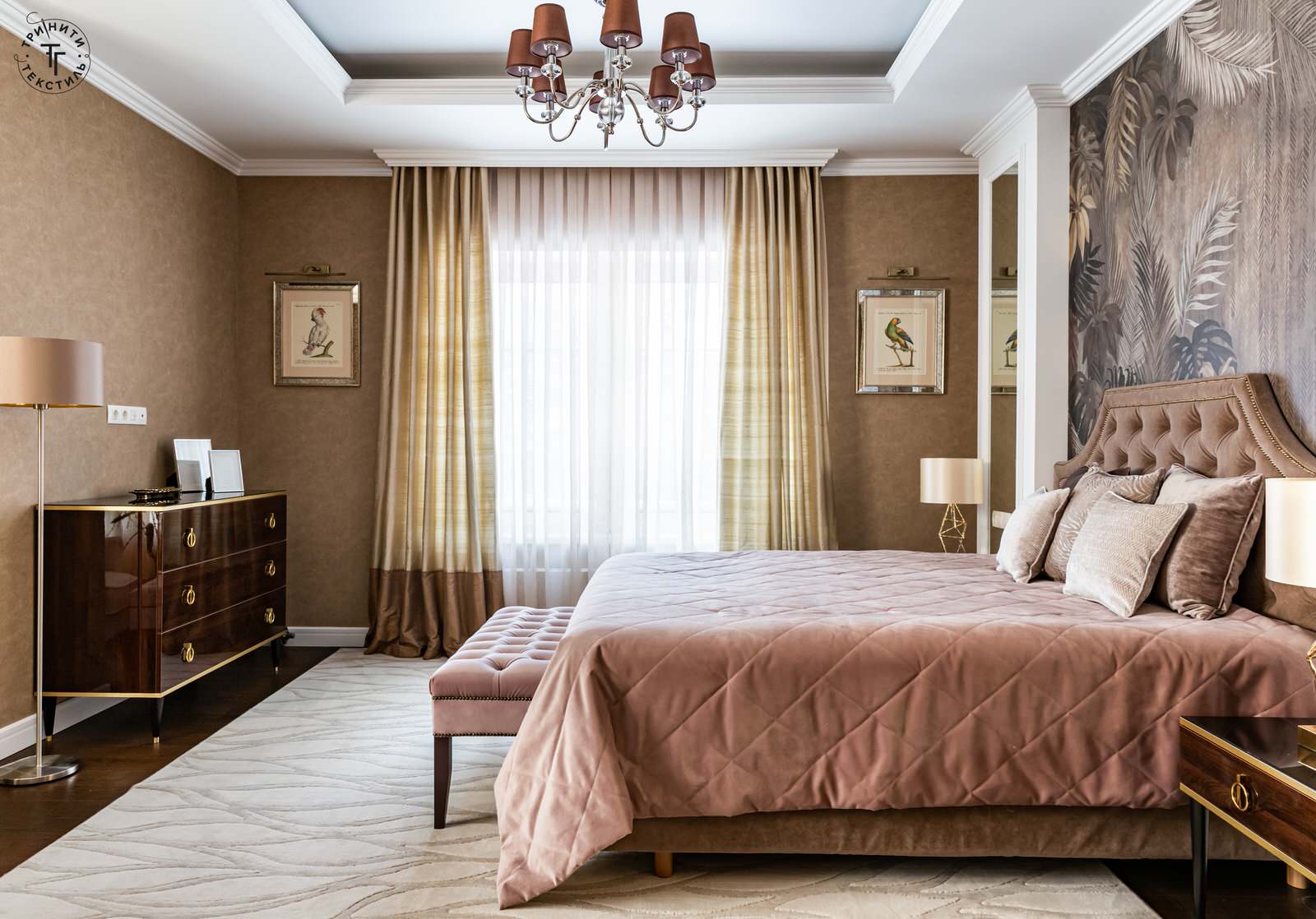 Уютное текстильное оформление загородного дома