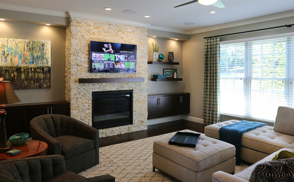 Home design - transitional home design idea in Chicago with beige walls