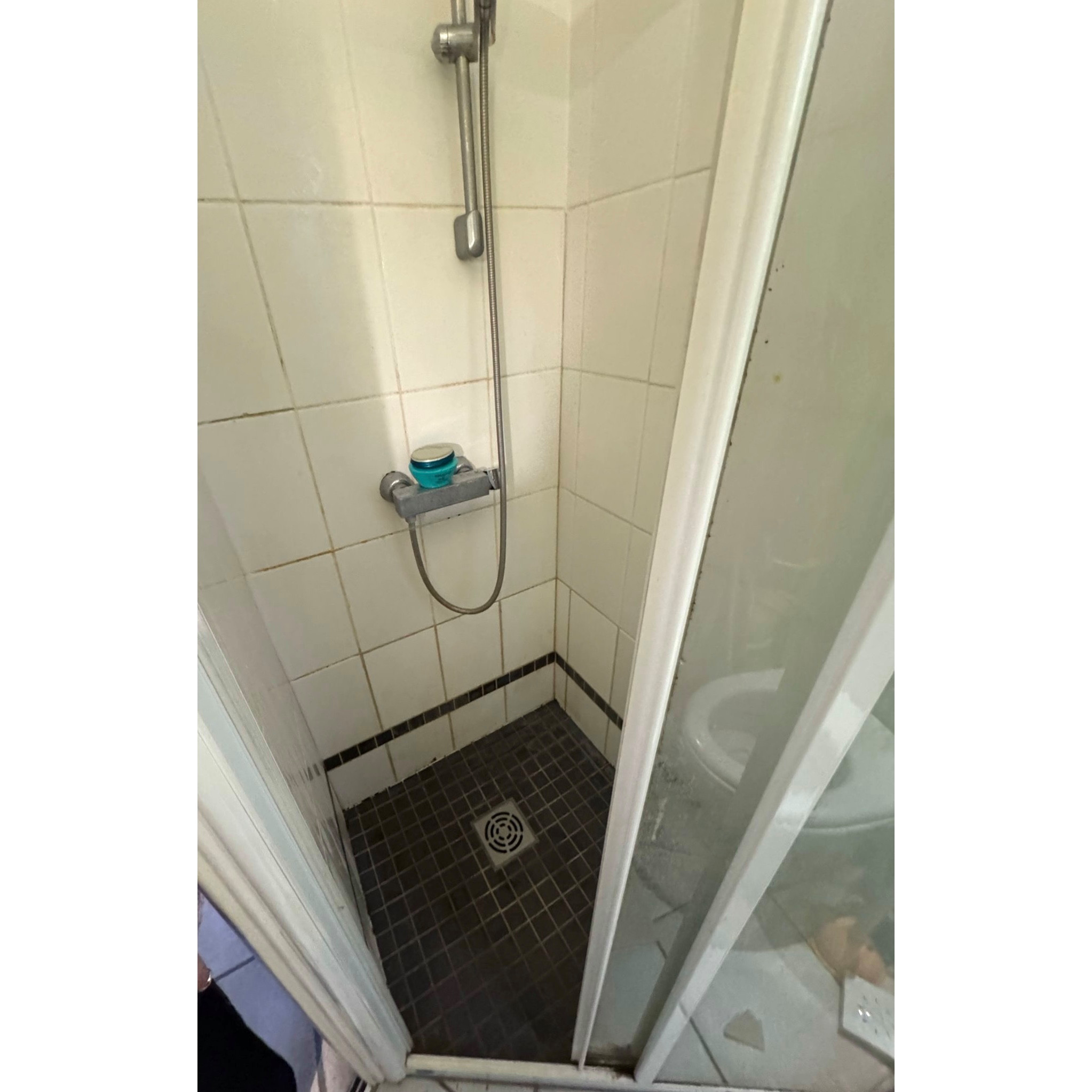Projet Château-Landon, rénovation d'une cuisine, entrée & salle de bain.