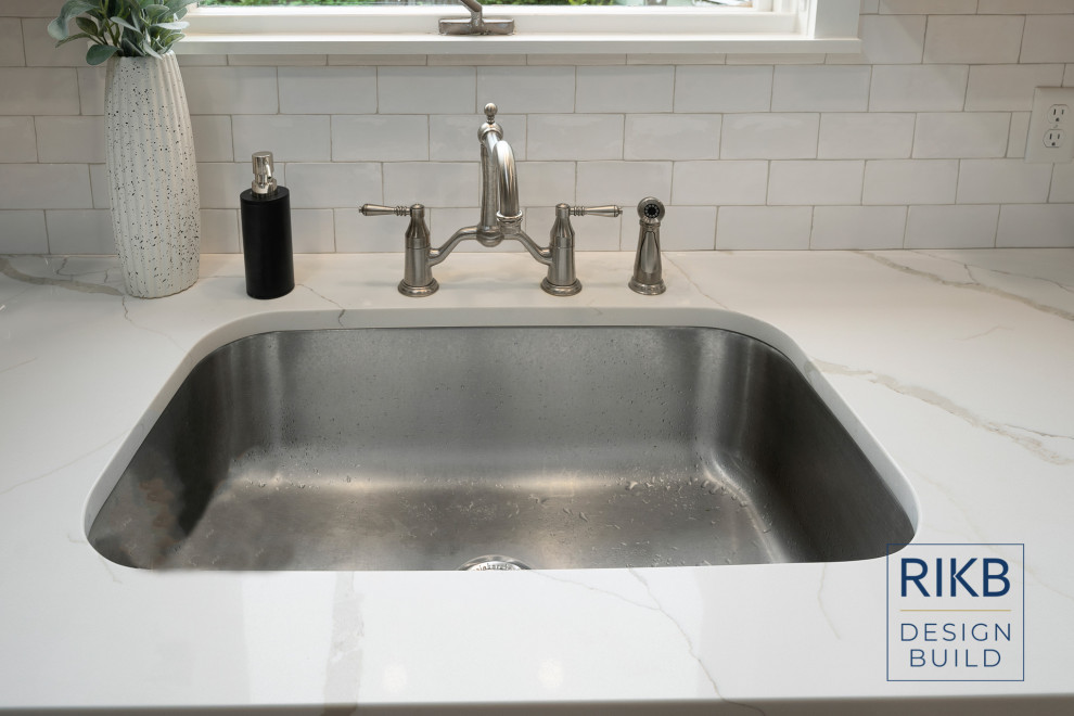 Transitional kitchen photo in Providence