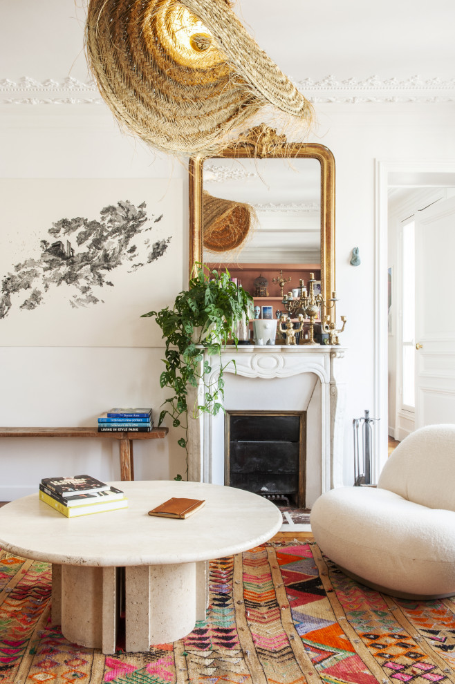 Inspiration for an eclectic home design remodel in Paris