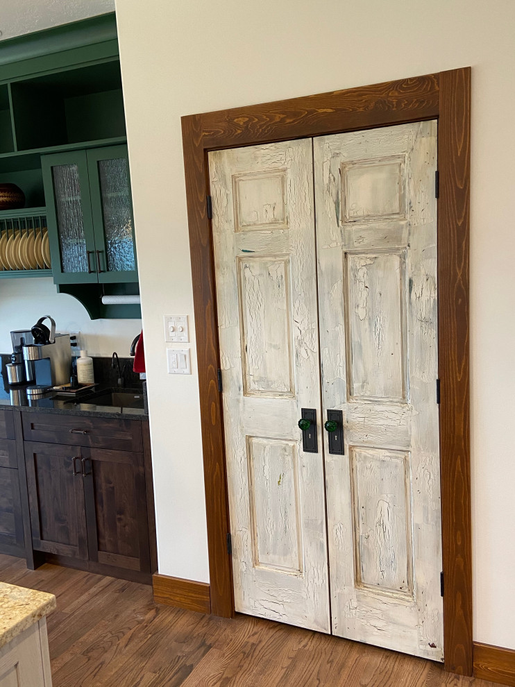 Home design - transitional home design idea