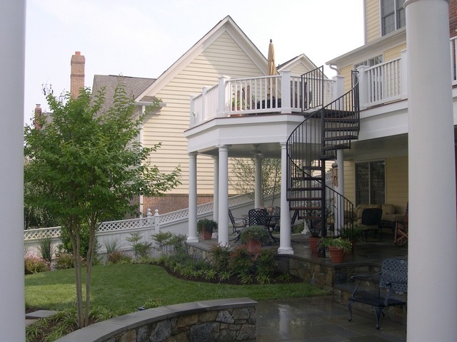 Decks american-traditional-terrace