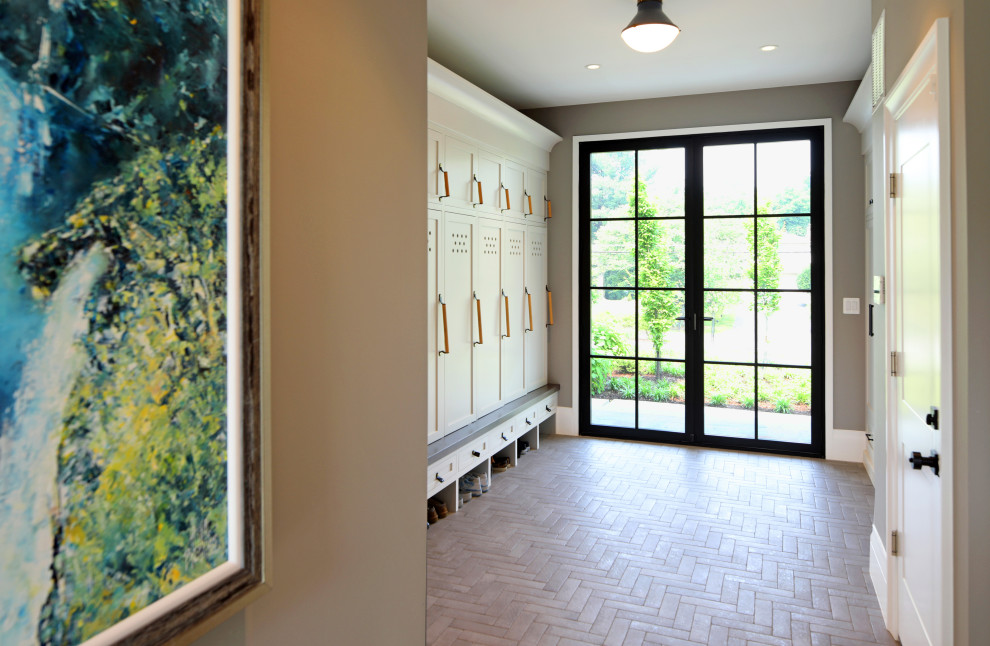 Example of a transitional entryway design in DC Metro