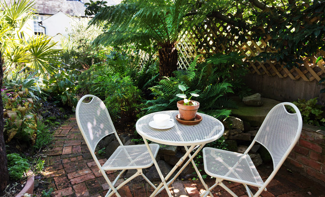 Create a Secluded Garden With Ideas From These 13 Gems