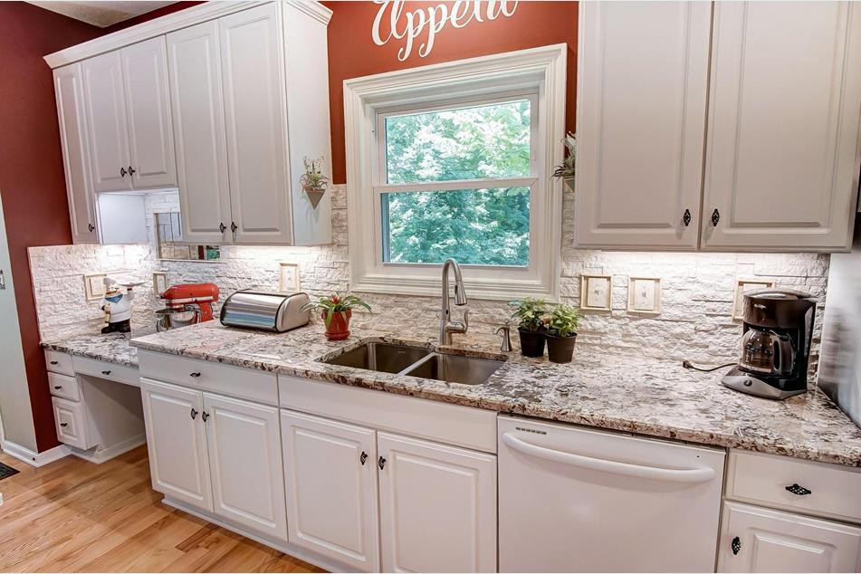 Traditional white with textured back slash
