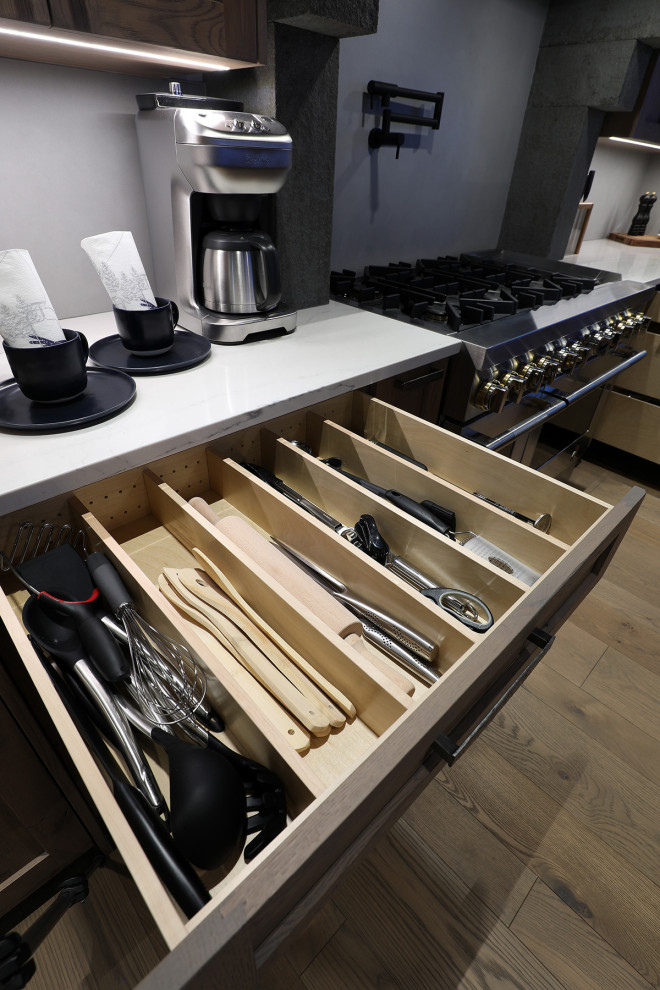Kitchen - rustic kitchen idea in Vancouver