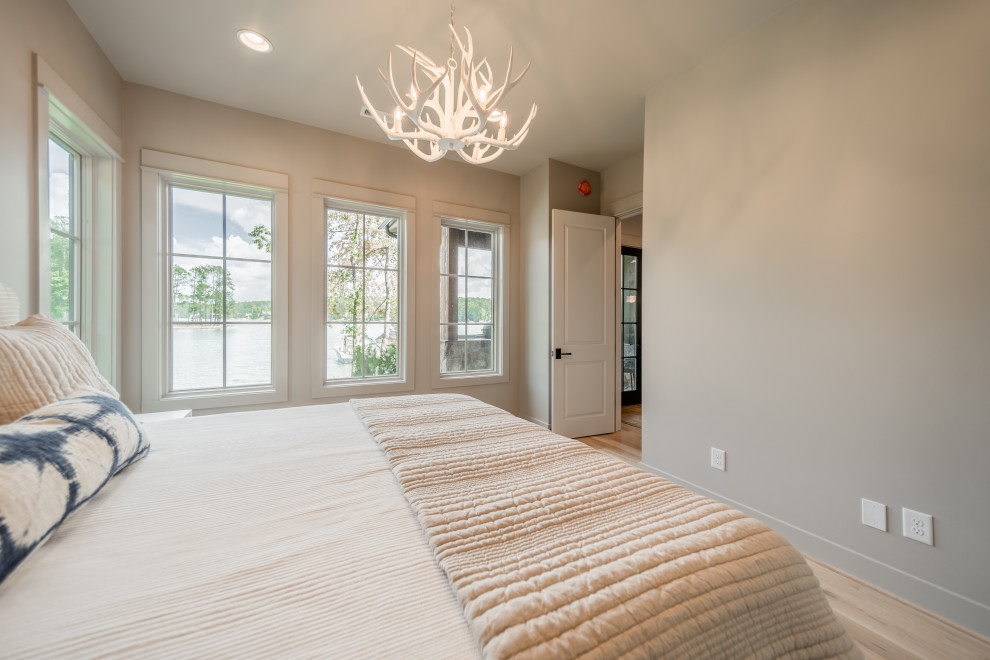 Example of a transitional home design design in Birmingham