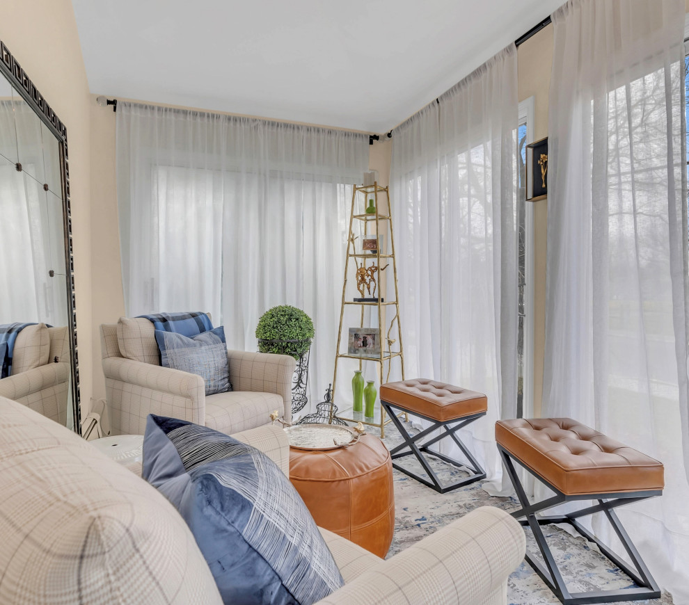 Transitional home design photo in New York