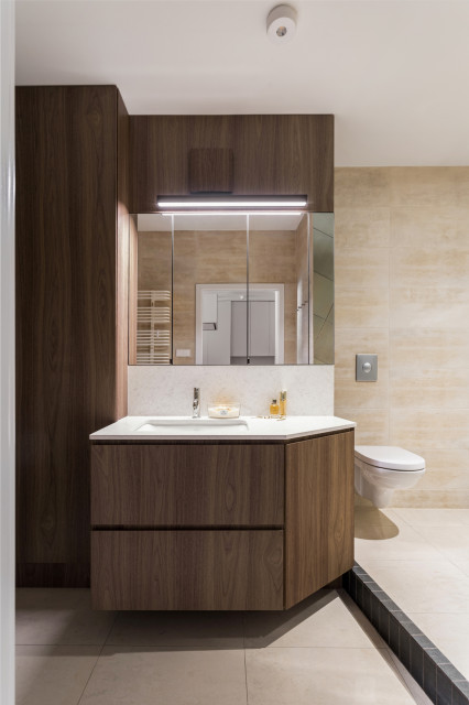 walnut elegance moderne-badevaerelse