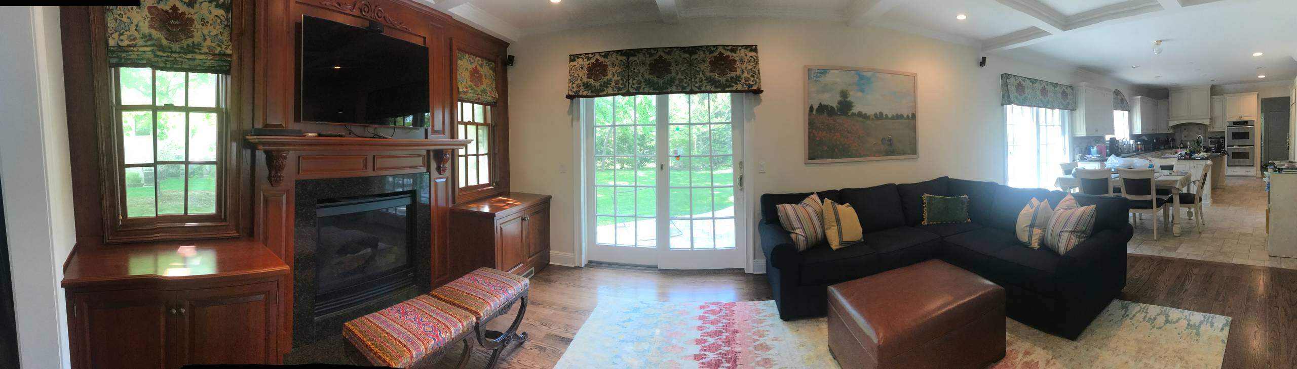Transitional family Room in Roslyn Heights