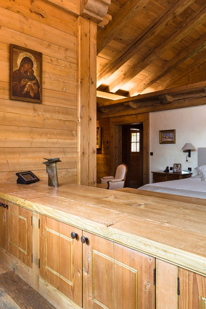 Inspiration for a rustic home design remodel in Denver