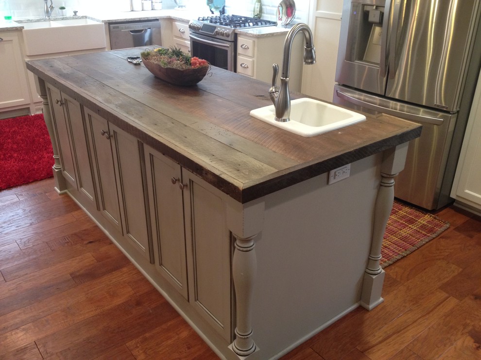 Kitchen - rustic kitchen idea