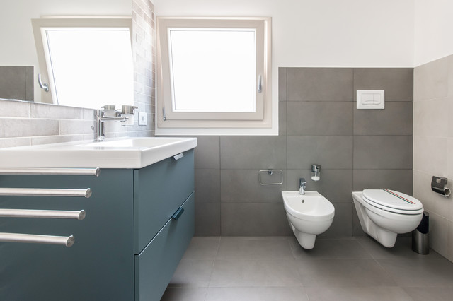 CASA S contemporary-bathroom