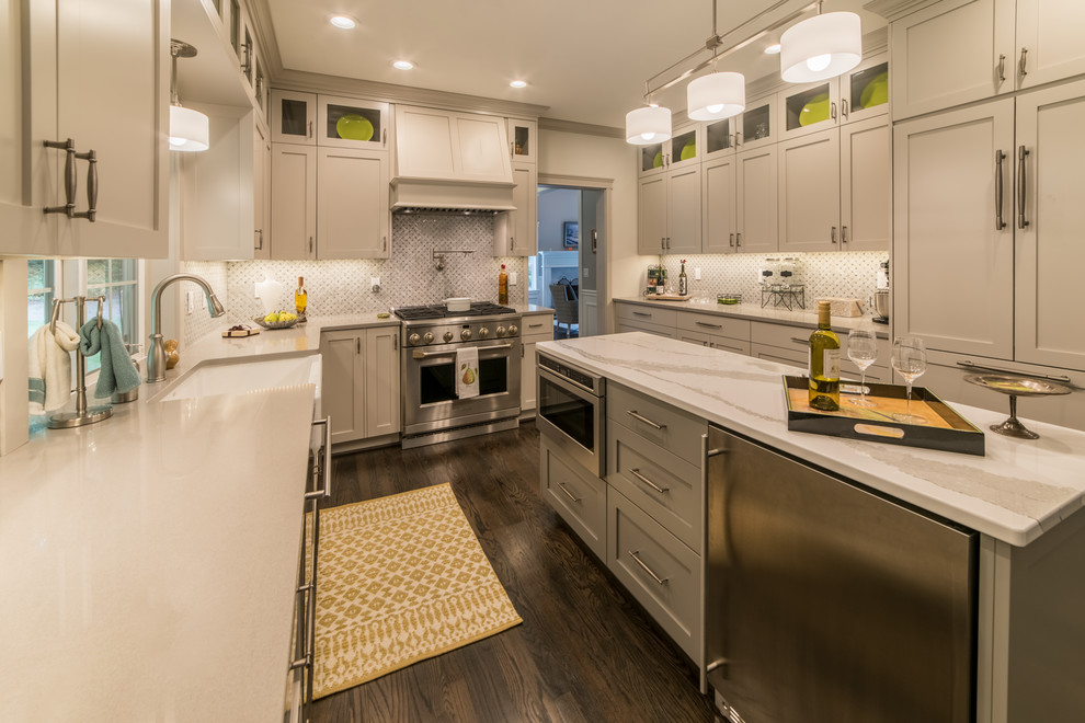 Transitional kitchen photo in Seattle