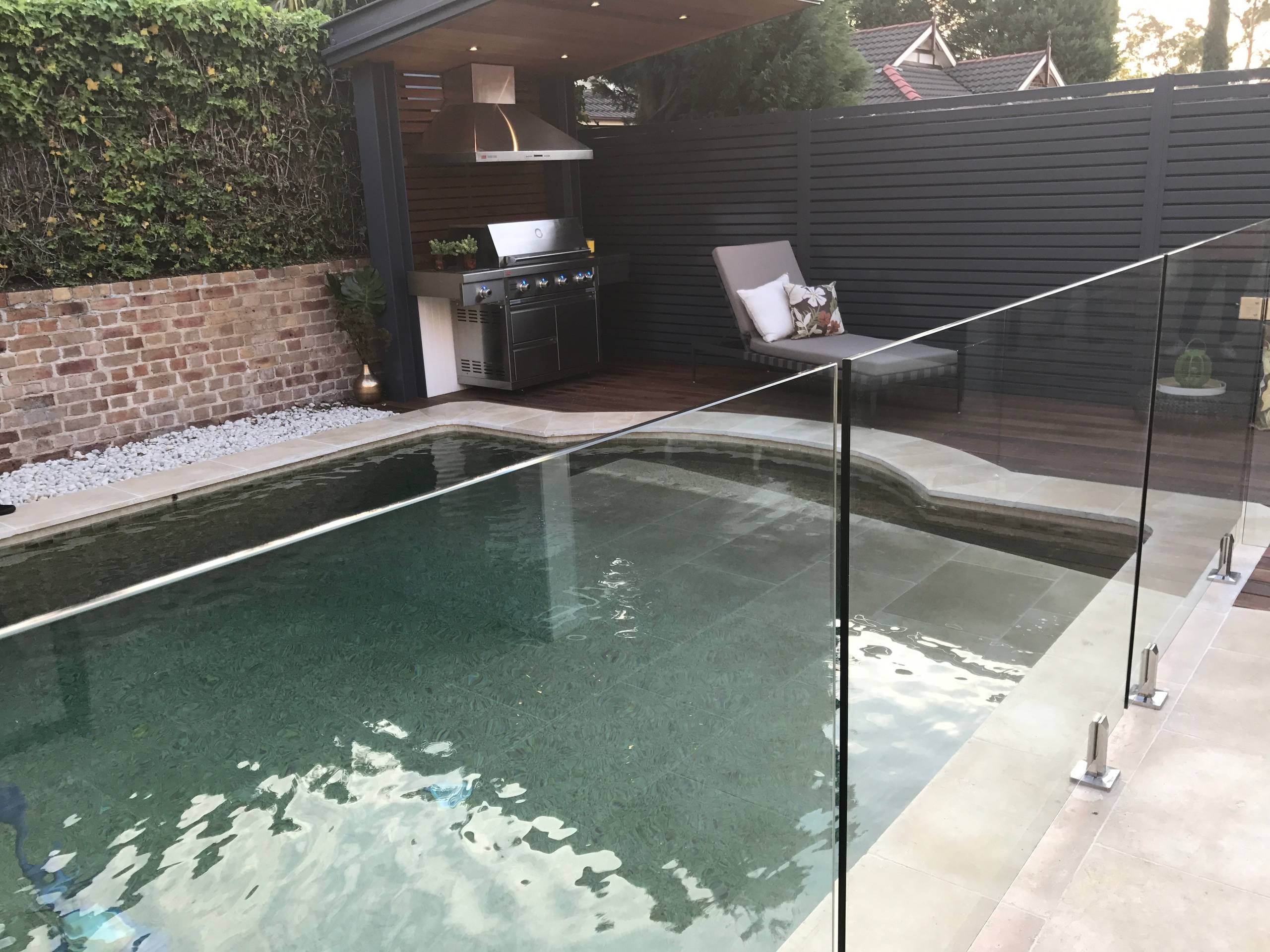 OUTDOOR ROOM - DOUBLES THE LIVING AREA