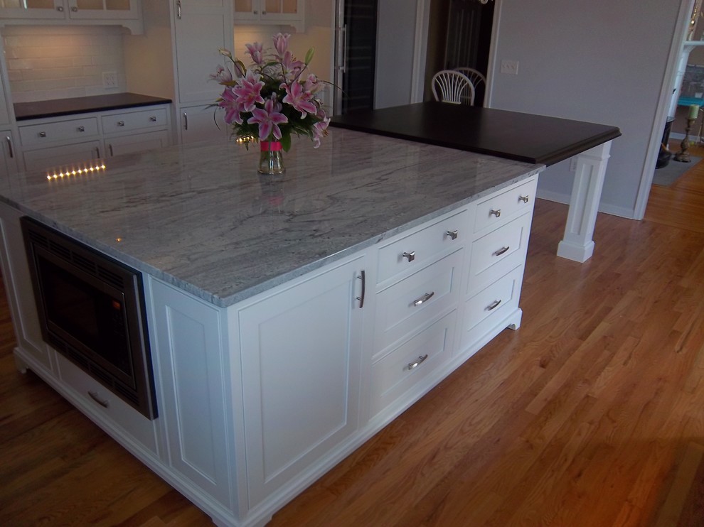 Transitional home design photo in New York