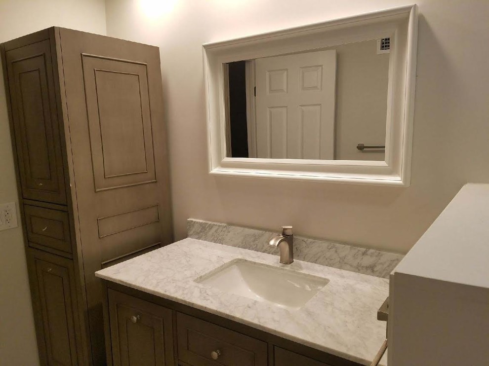 Bathroom - rustic bathroom idea in San Francisco