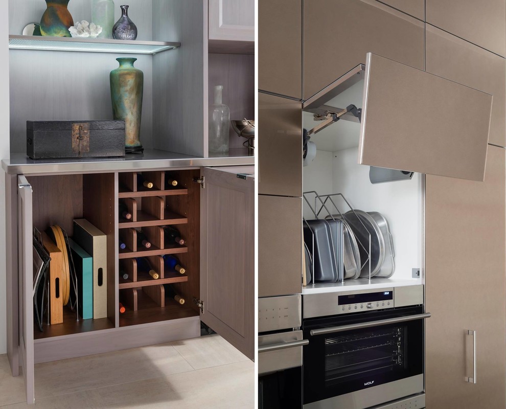 Example of a mid-sized trendy kitchen design in Houston