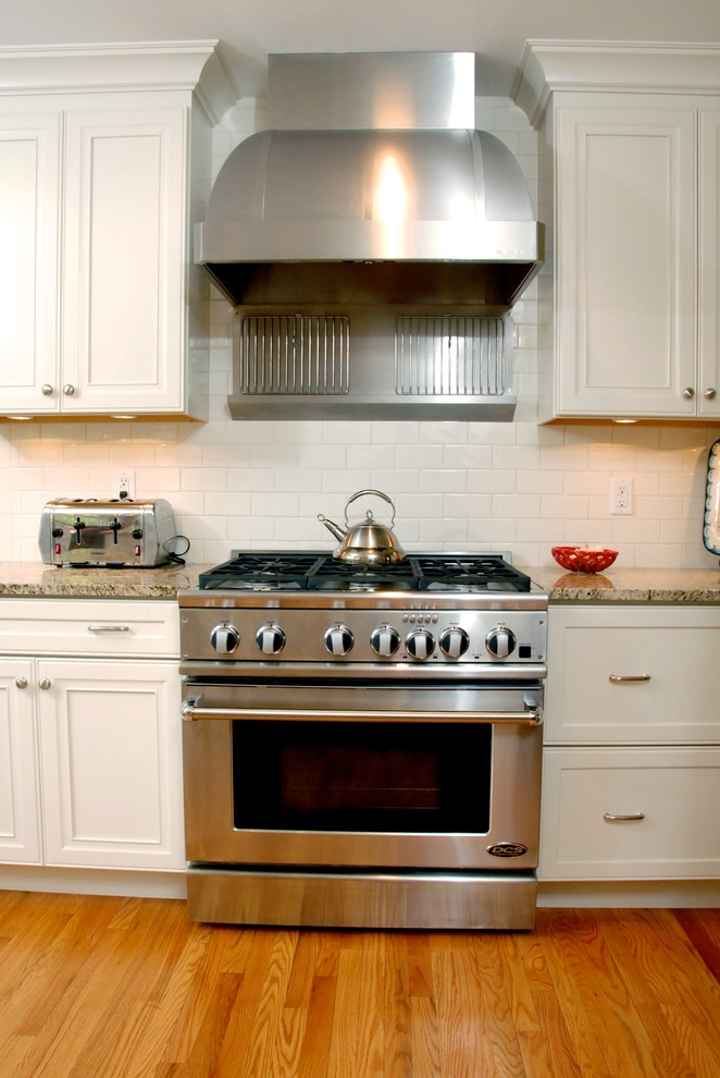 Williamsburg White flat panel kitchen