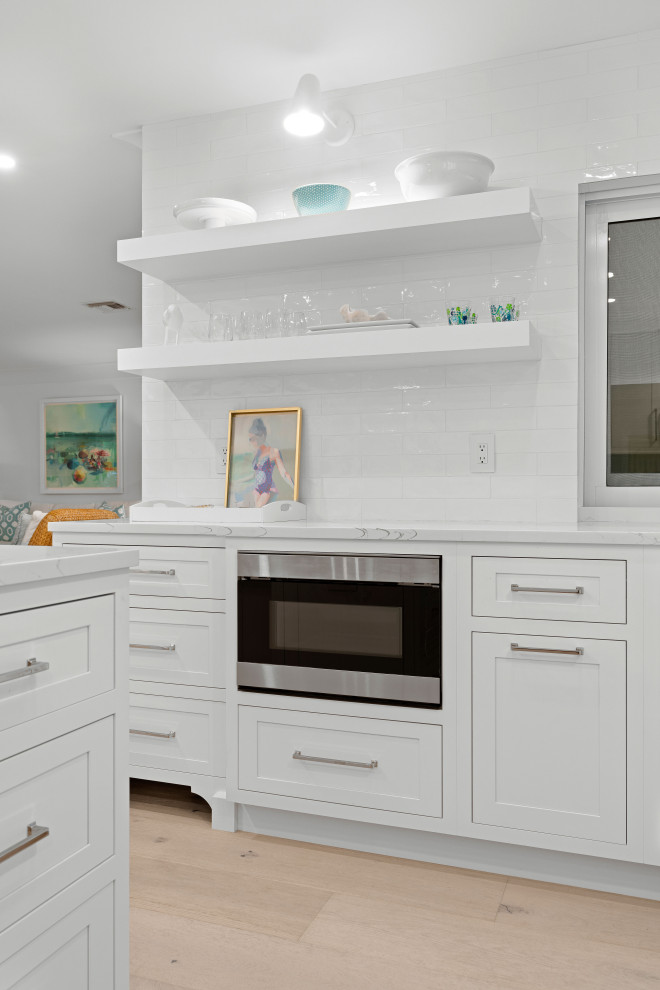 Transitional kitchen photo in Miami