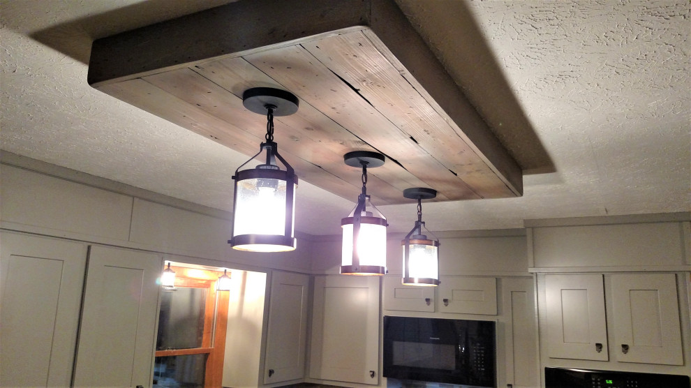 Inspiration for a rustic home design remodel in Atlanta