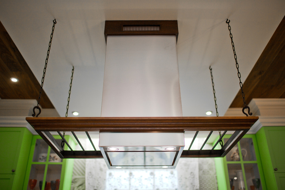 Домик у озера