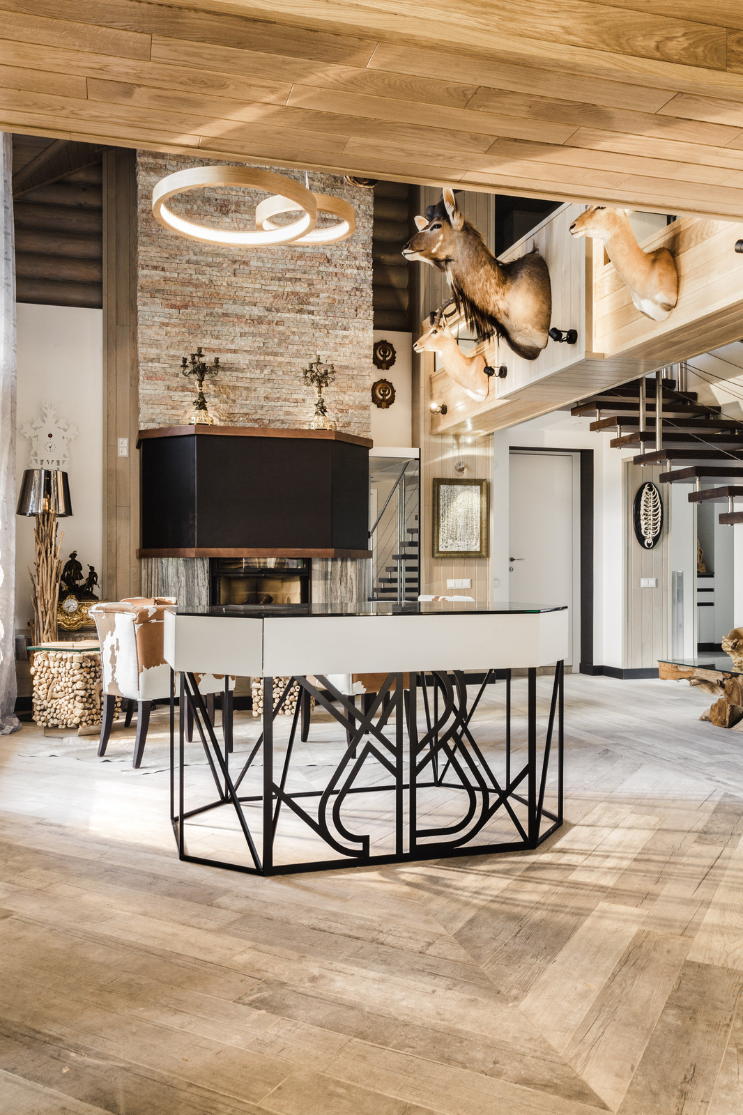 Дом охотника в современном стиле