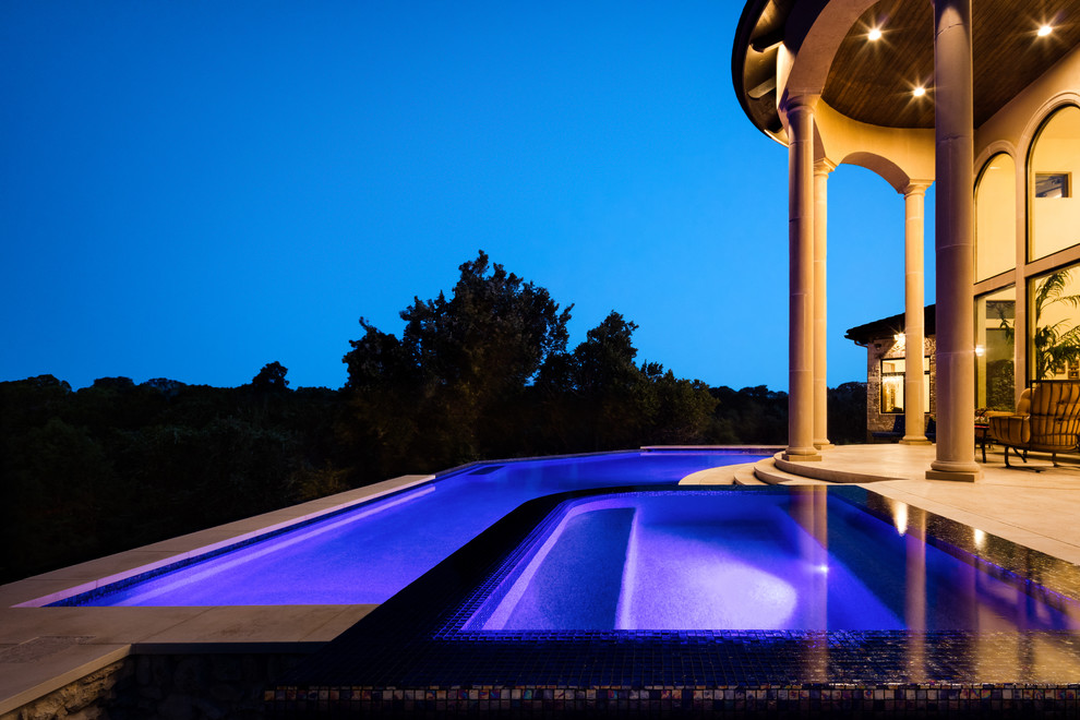 Example of a transitional pool design in Austin