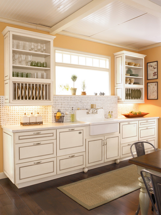 Transitional kitchen photo in Phoenix