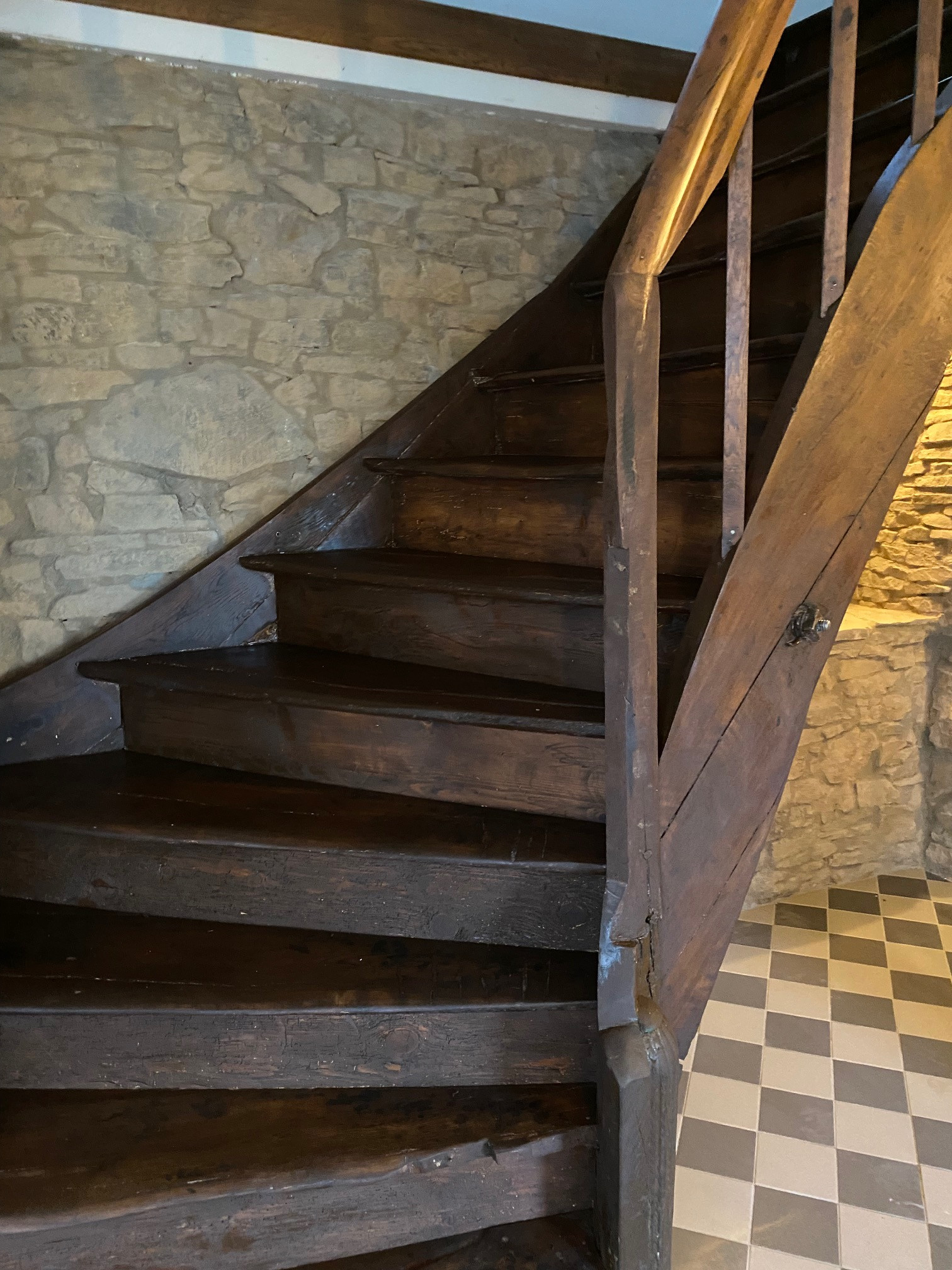 aufgearbeitet Treppe