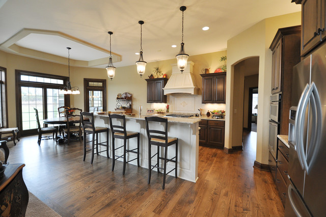 kitchen with raised snack bar - Traditional - Kitchen - Milwaukee - by ...
