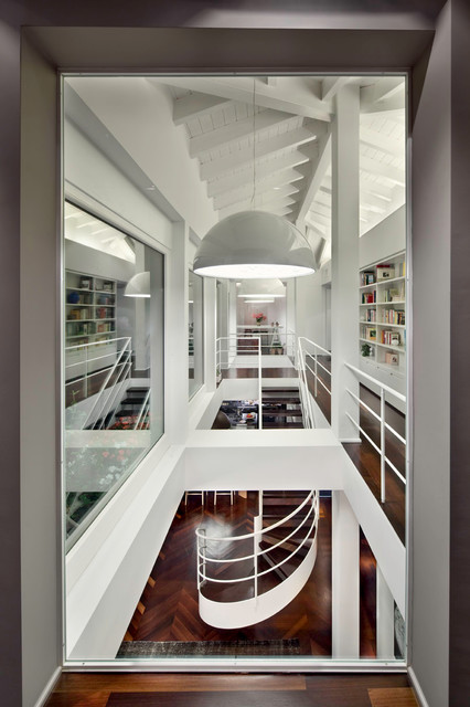 Una casa luminosa modern-treppen