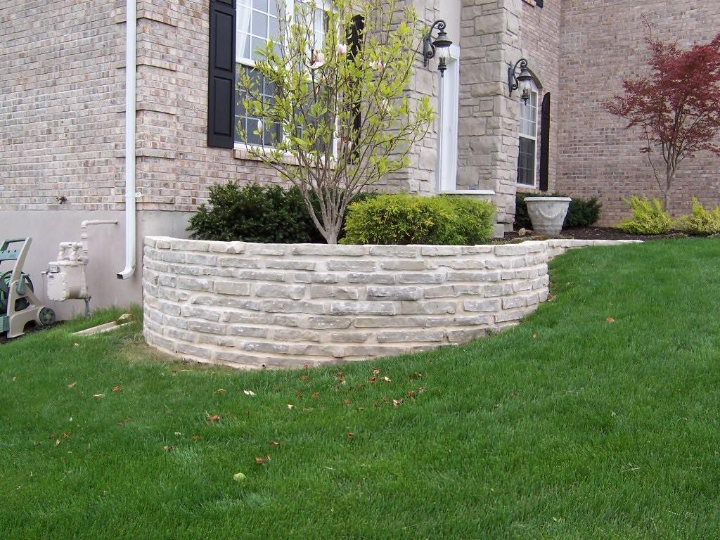 Manchester, Missouri limestone masonry planter wall