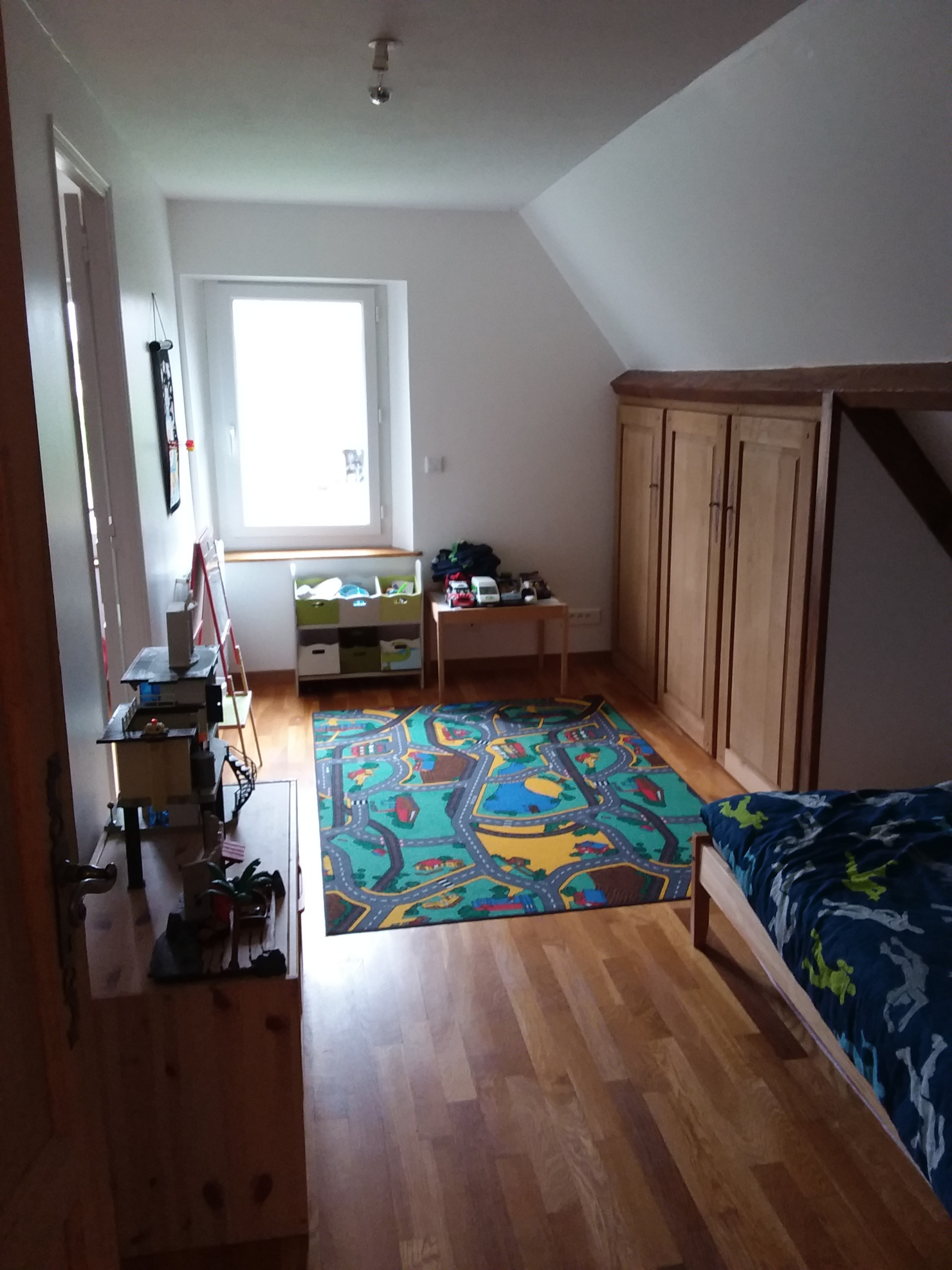 Aménagement de deux espaces chambres de réception dans une maison de campagne