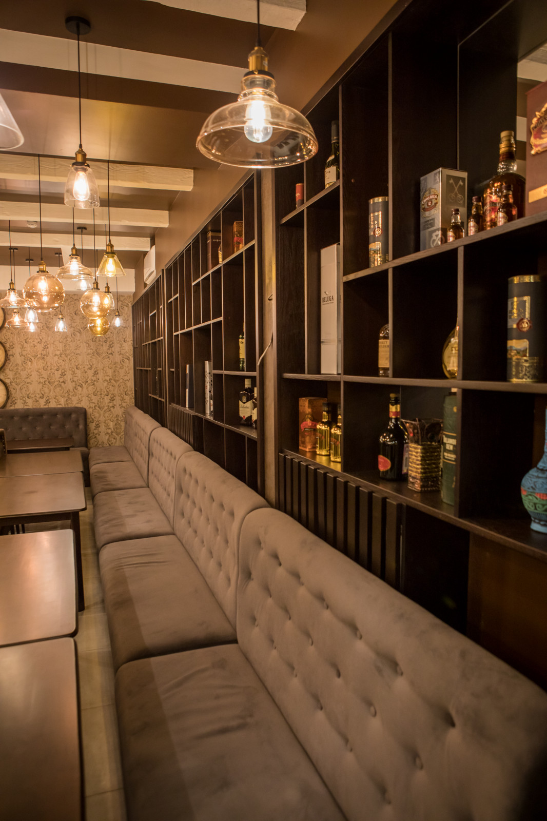 Винный бар в ресторанном комплексе Арлен